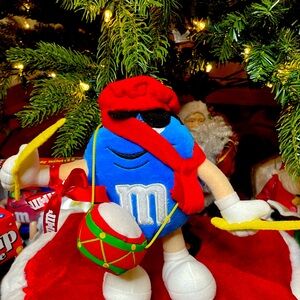Rare Holiday M&M Plush – A Festive Collectible from the Past!
